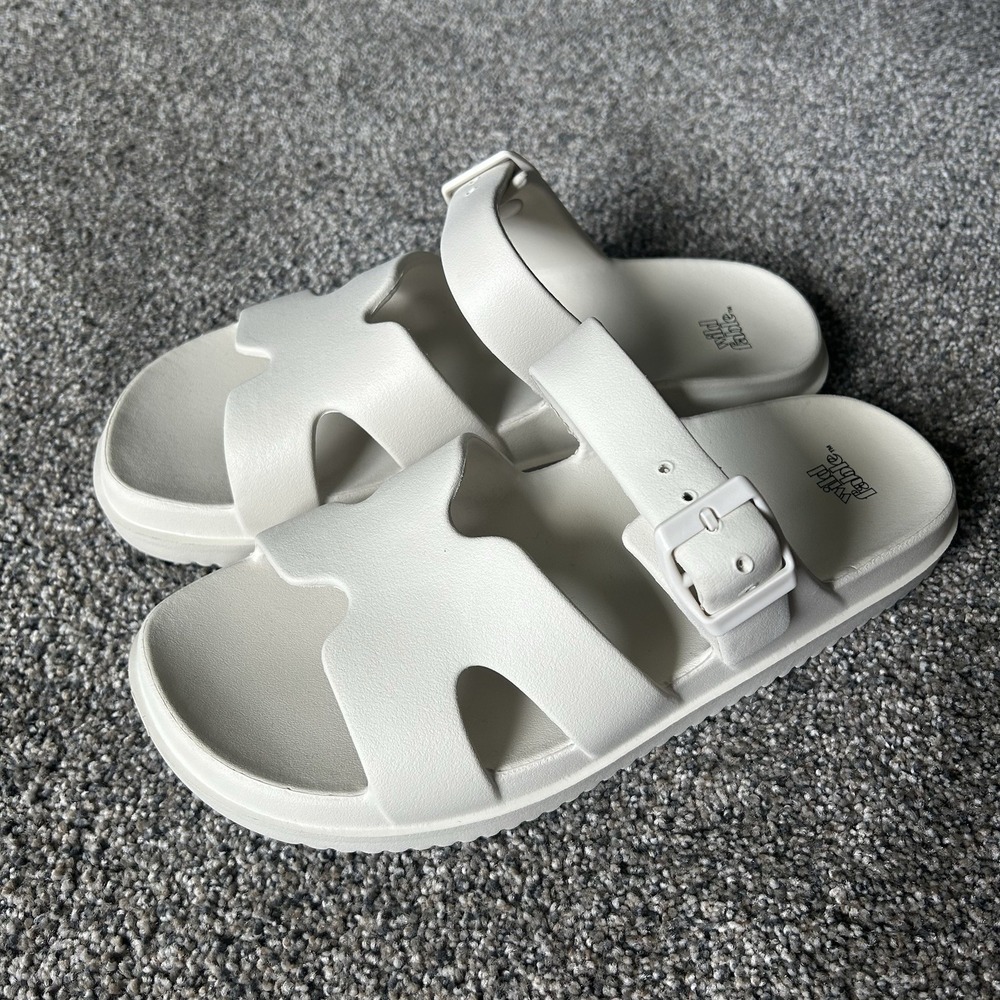 NWOT Wild Fable Maysen Cream Slip-on Footbed Sandals Women's 7 Adjustable - Picture 2 of 7
